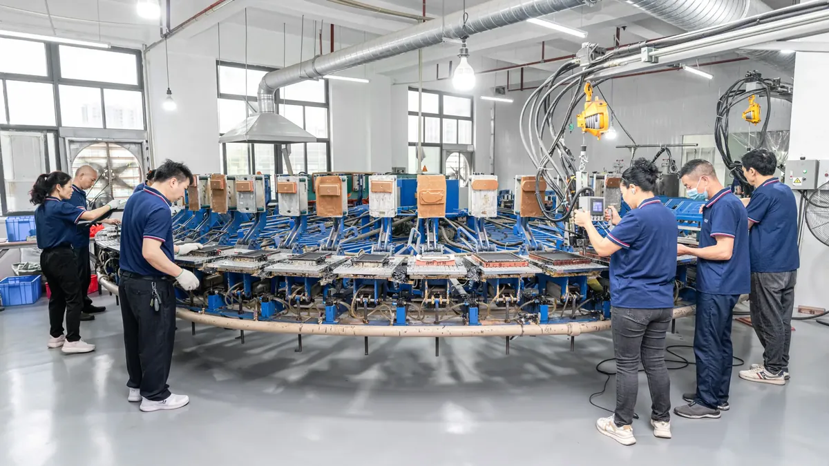 Sanxing automated disc-type glue injection production line for mouse pad bases